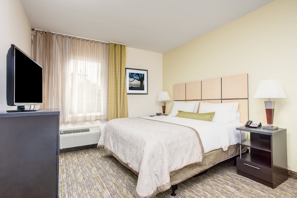 Candlewood Suites Cut Off 14/43