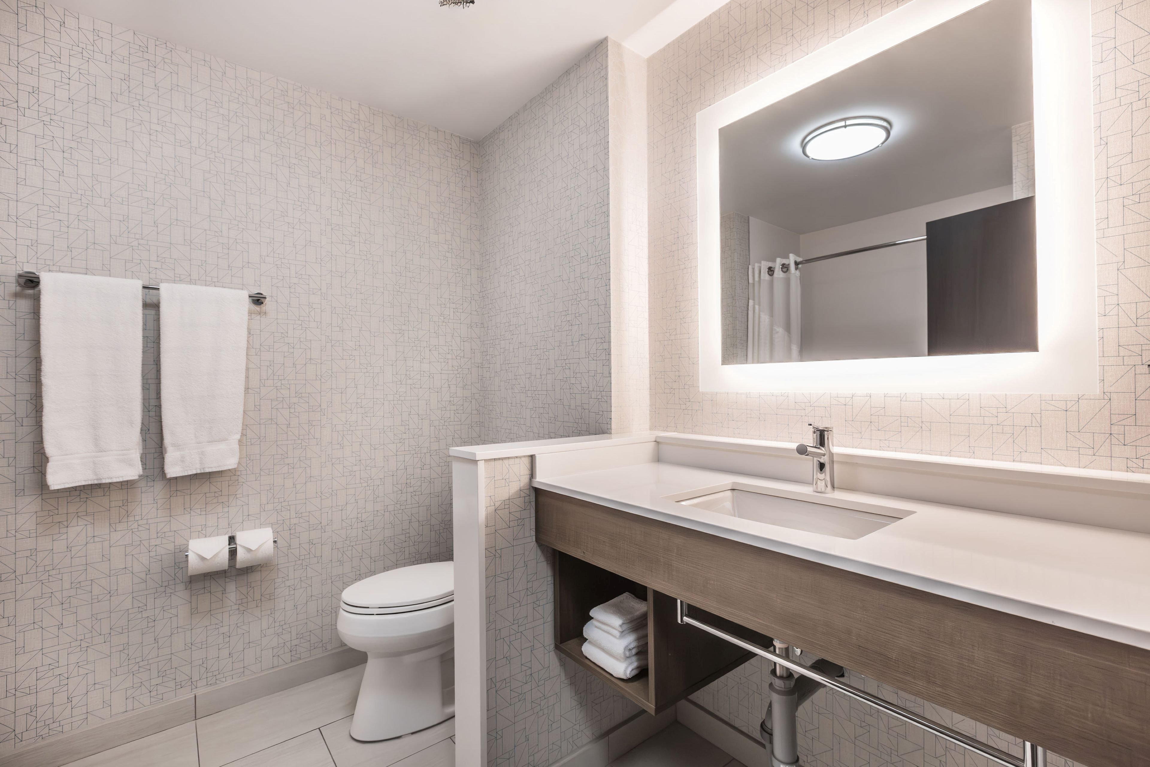 Holiday Inn Express and Suites Welland 65/65