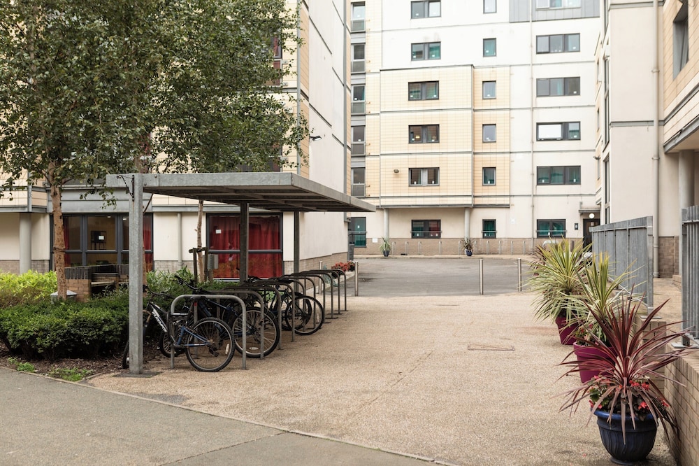 Albert Court Campus Accommodation 11/15