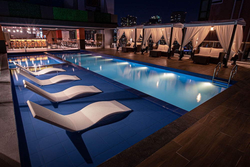 Coro Hotel 25/50