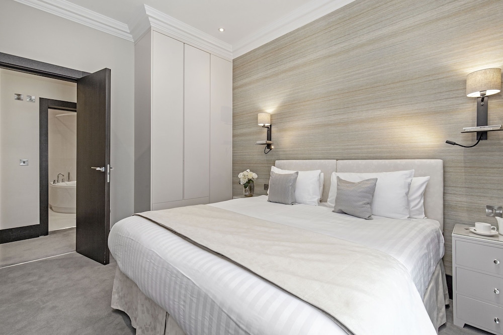 شقة ديلوكس بسرير كينج وسرير كوين وسريرين منفصلين بـ3 غرف نوم، 130 Queensgate Apartments 4/9