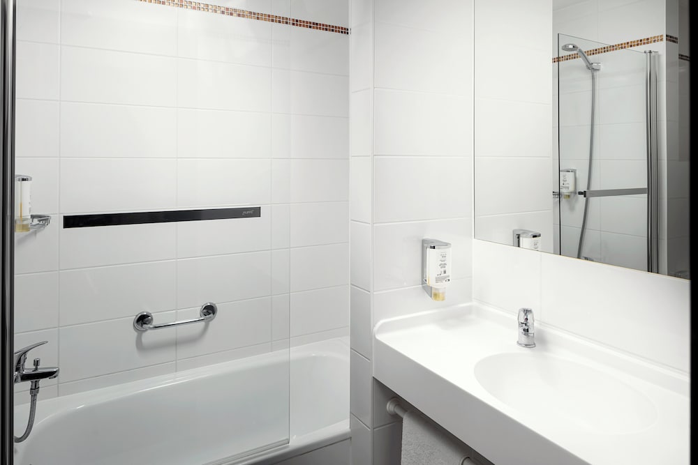 Ambiance Hotel 48/50