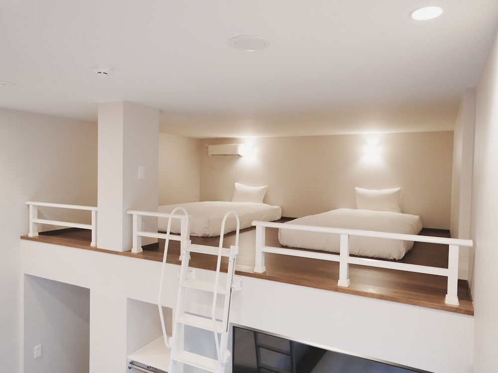 ROYAL, TWIN BEDS, OUTDOOR BATH
