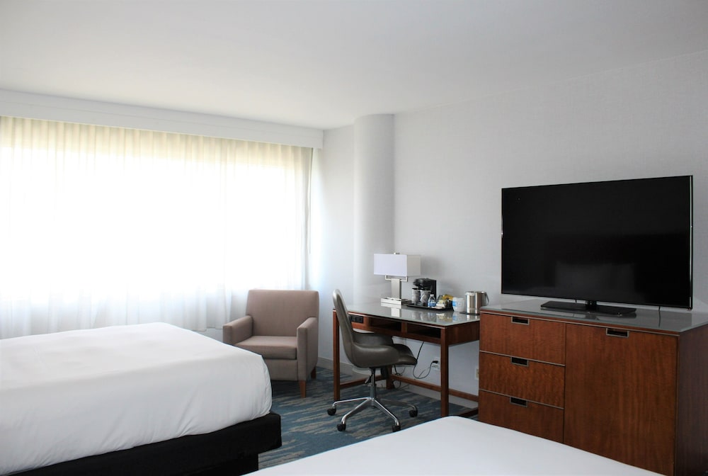 DoubleTree by Hilton Hotel LAX - El Segundo 22/84