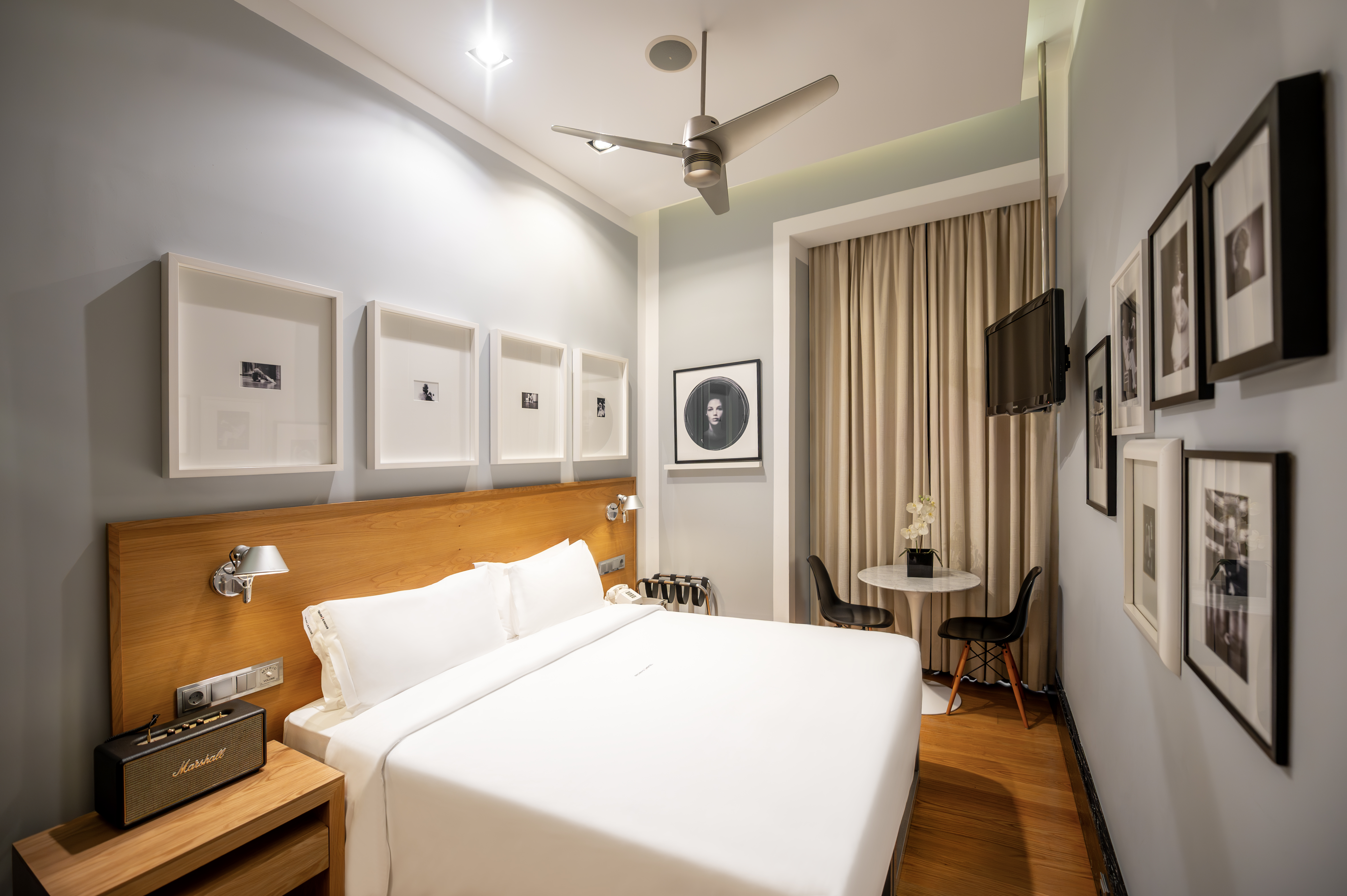 Room, Street View, Small