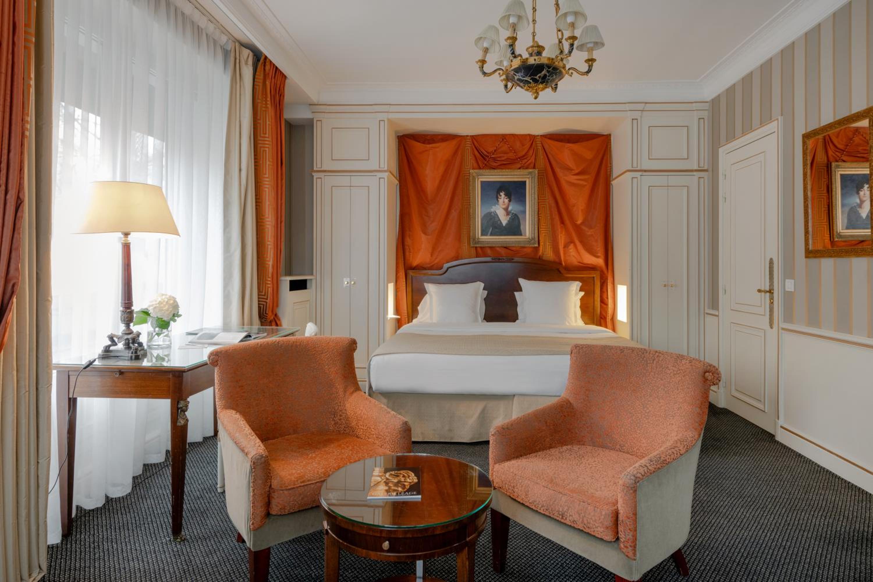 Avenue, Junior Suite, King Bed, Sofa, Terrace