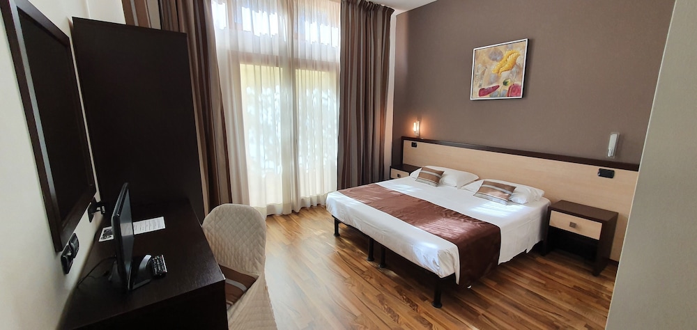 BASIC, DOUBLE BED