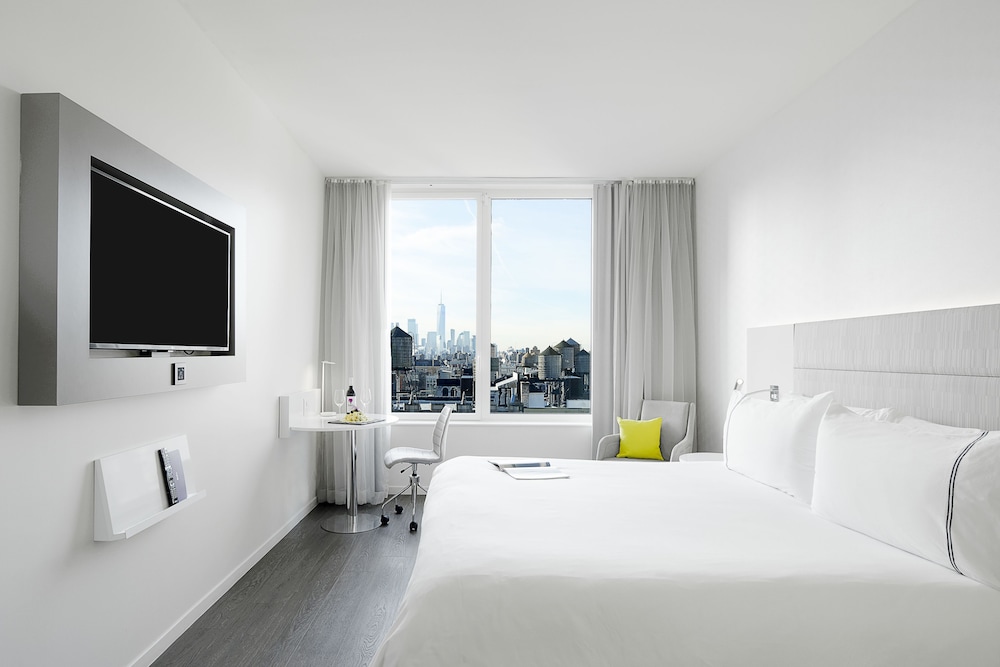 INNSIDE, KING BED, CITY VIEW