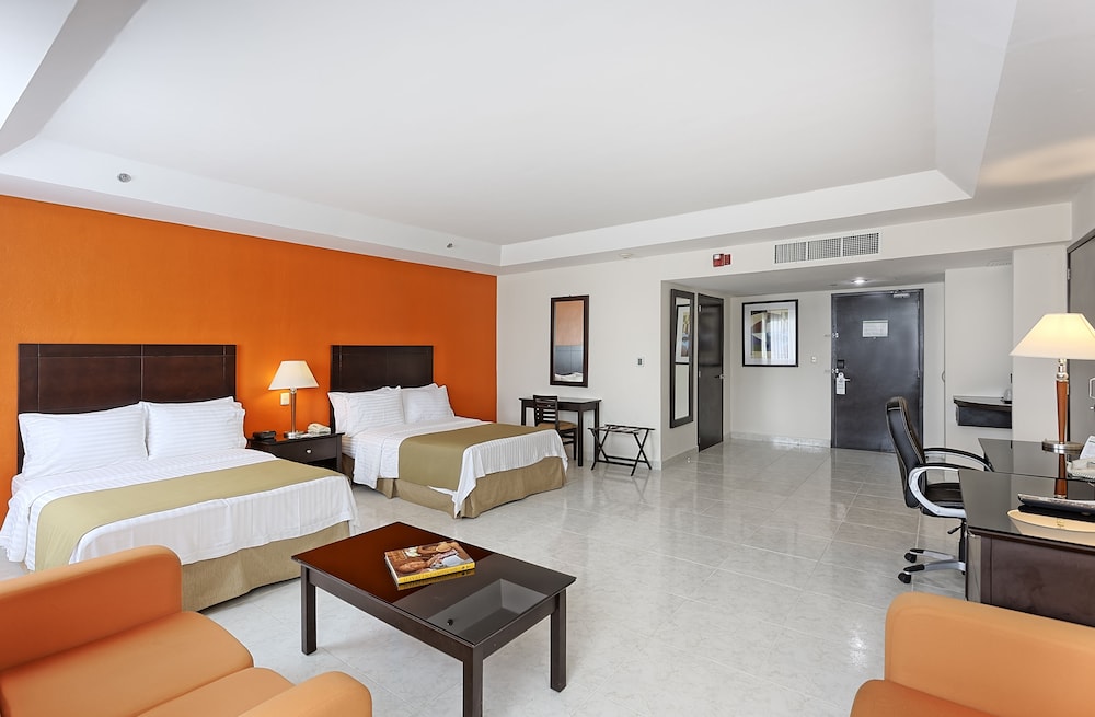 HOLIDAY INN CAMPECHE 61/78