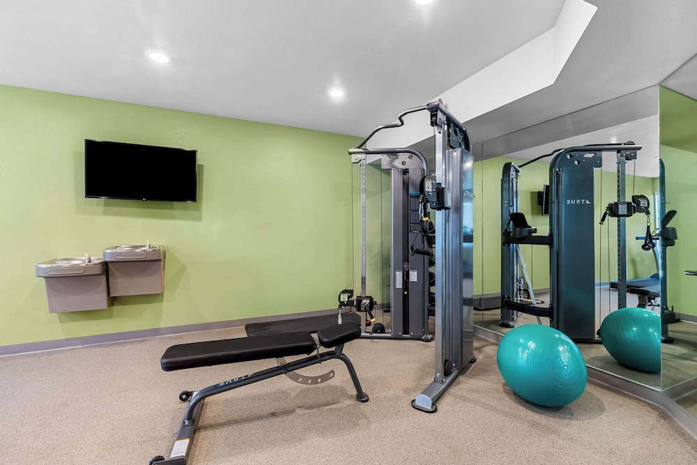 WoodSpring Suites Corona 8/23