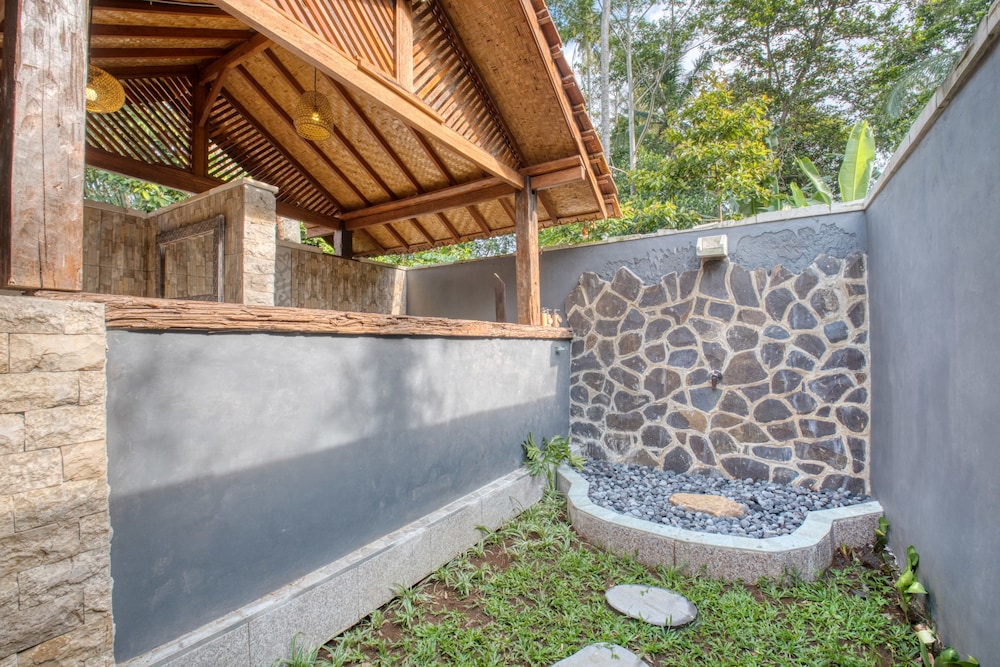Antique Sentana Villa Ubud 12/34