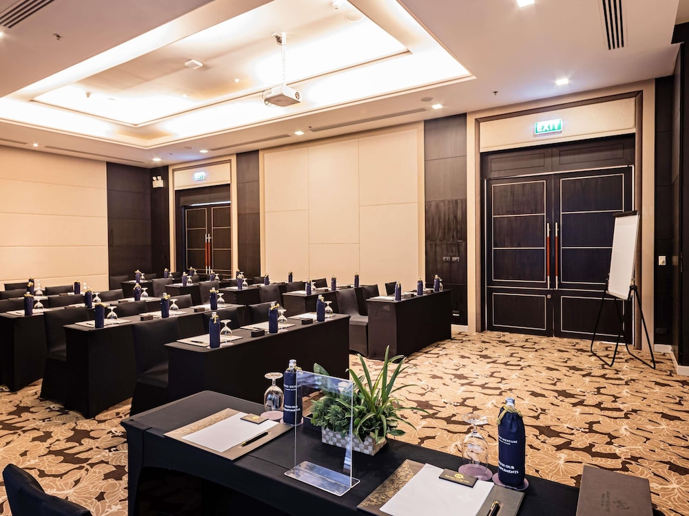 Grand Mercure Phuket Patong Hotel 127/139