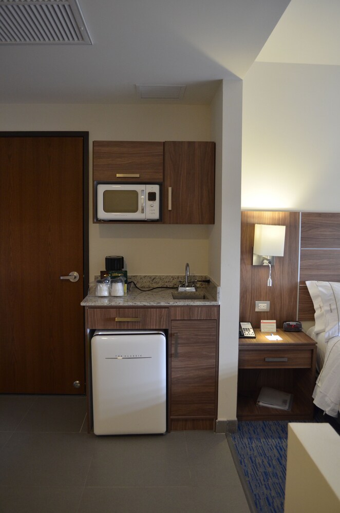 Holiday Inn Express And Suites Ciudad Obregon 40/77