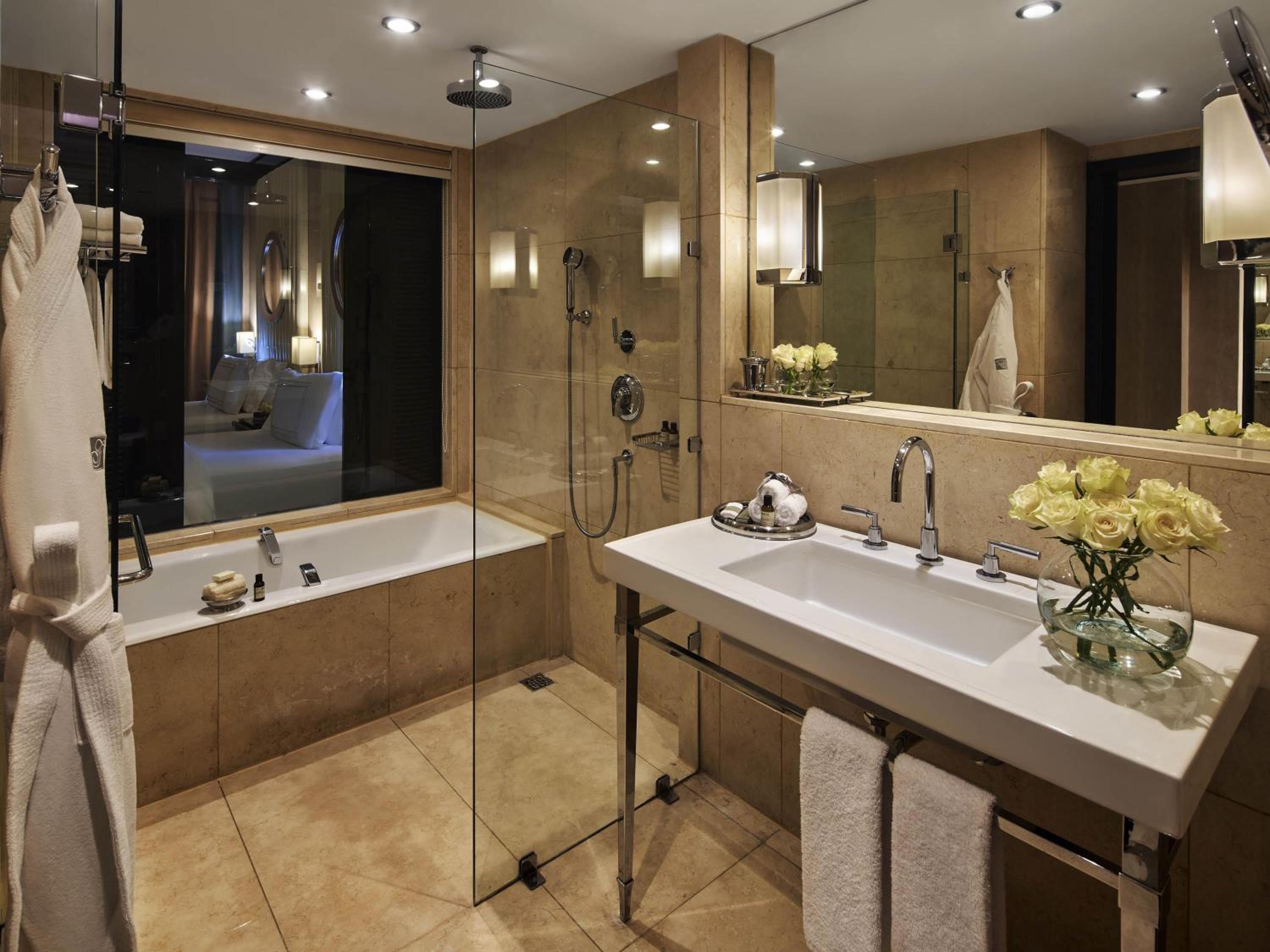 Fairmont Gold, King Bed, Partial River View, Lounge Access، Fairmont Nile City Hotel 5/8