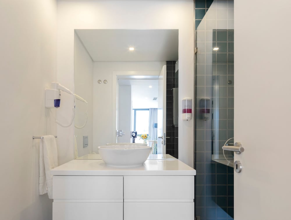 Lisbon Serviced Apartments Parque 61/66