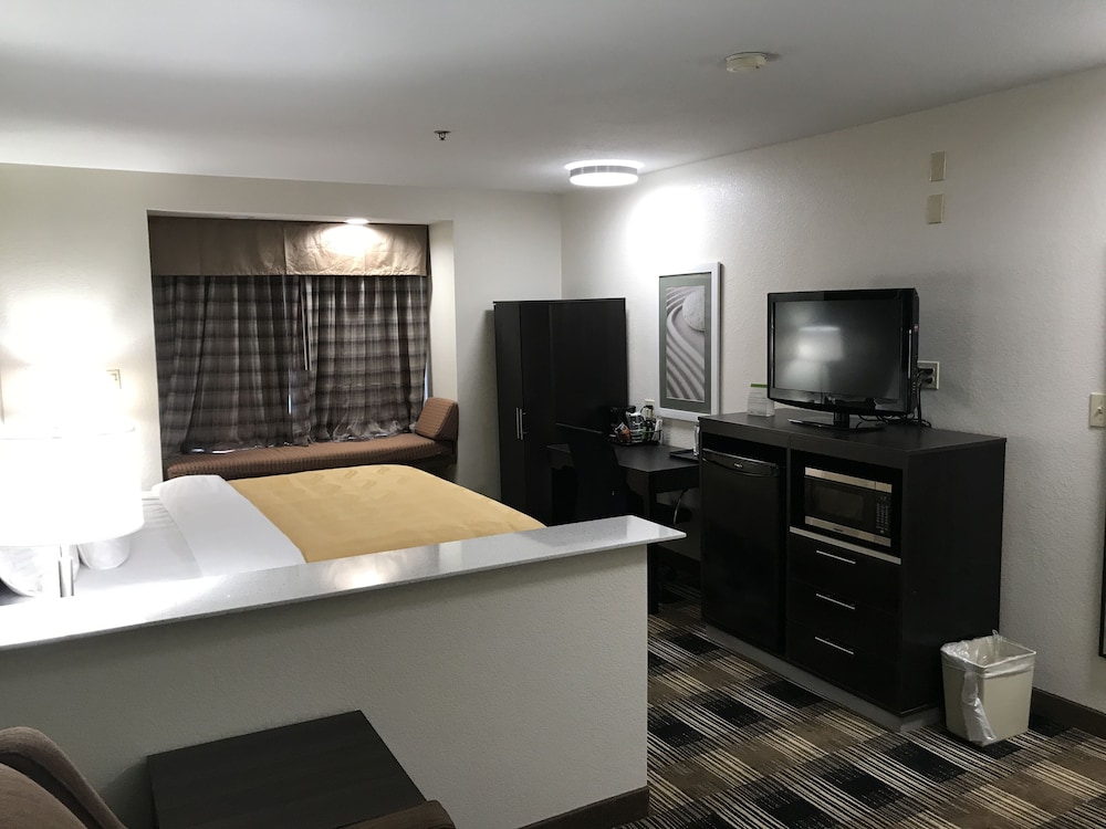 Quality Inn & Suites Maggie Valley - Cherokee Area 43/59