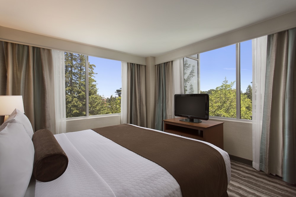 AC Hotel By Marriott Portland Lake Oswego 17/68