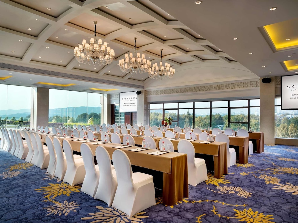 Sofitel Hangzhou Westlake 64/72