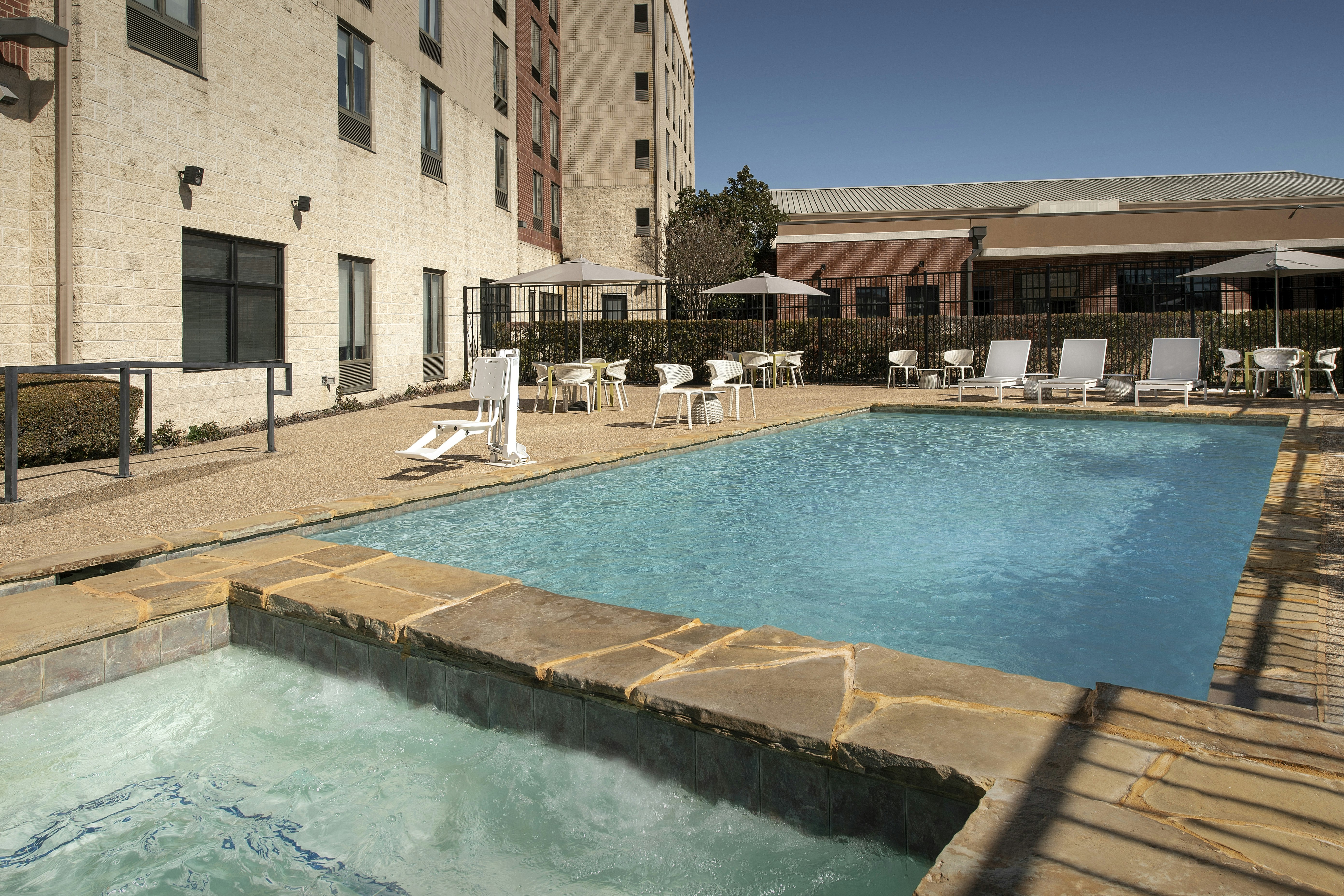 Hilton Garden Inn Dallas/Duncanville 47/48