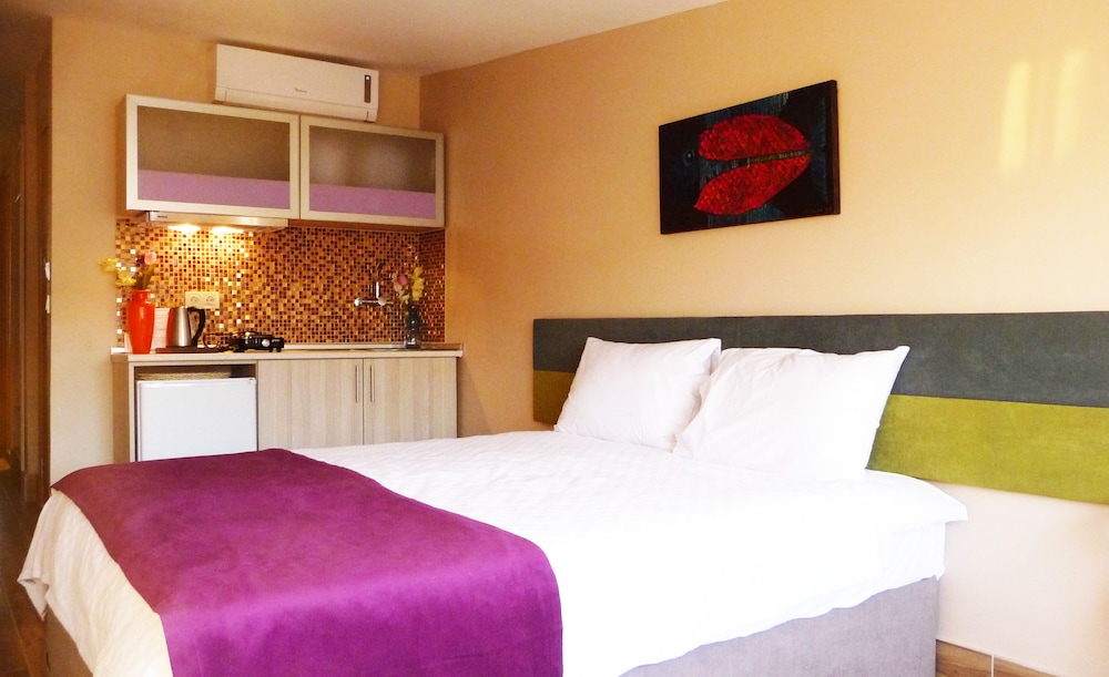 Apart 57 Taksim Harbiye 6/24
