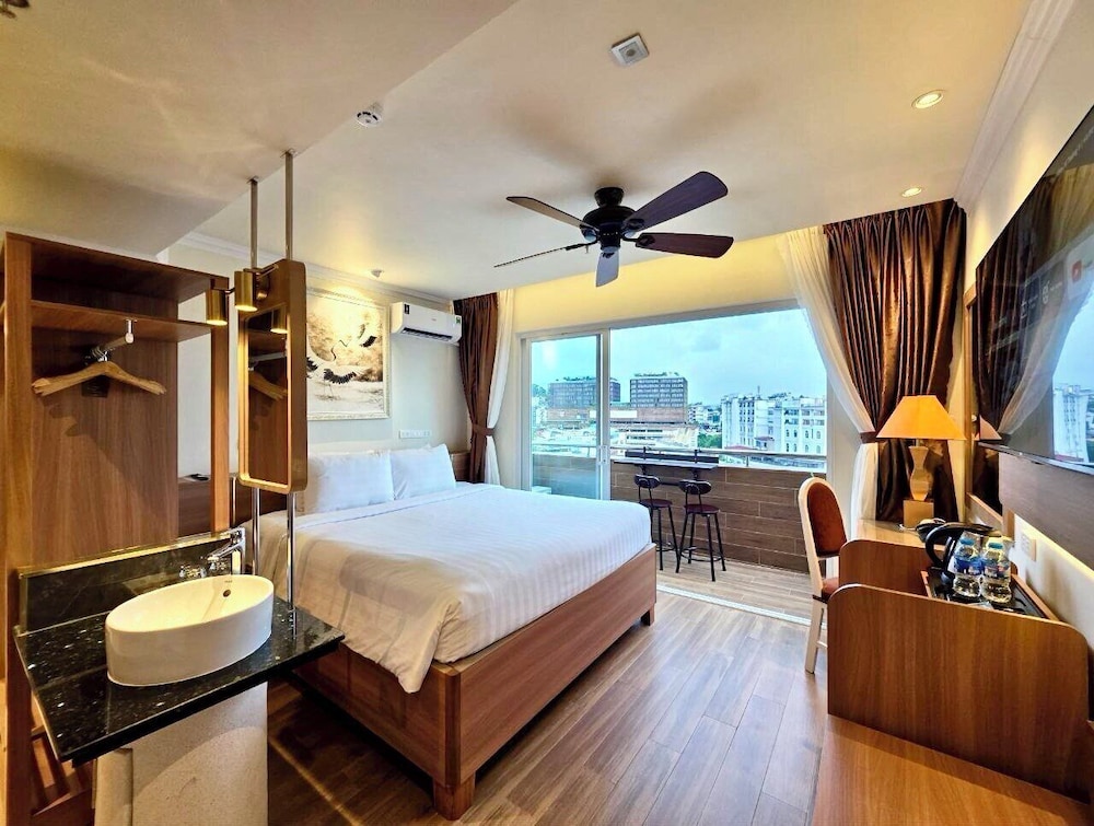 Tulip Hotel 2 41/66