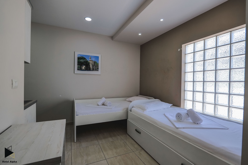 Hotel Alpha 13/50