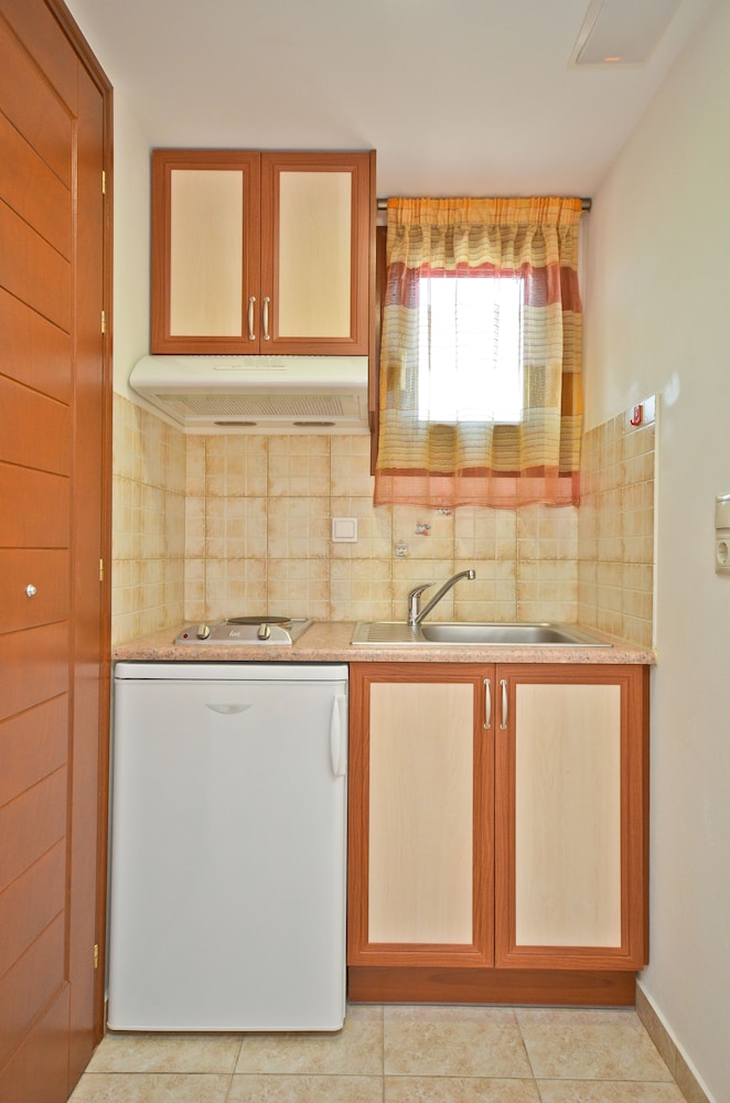 Anthi Studios 6/50