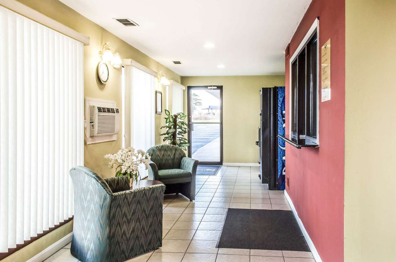 Rodeway Inn Shippensburg I-81 12/16