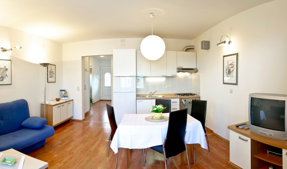 Villa Midea 17/50