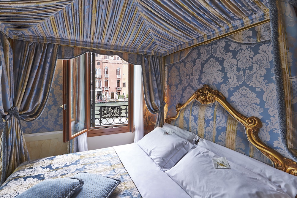 Canal Grande Hotel 25/36