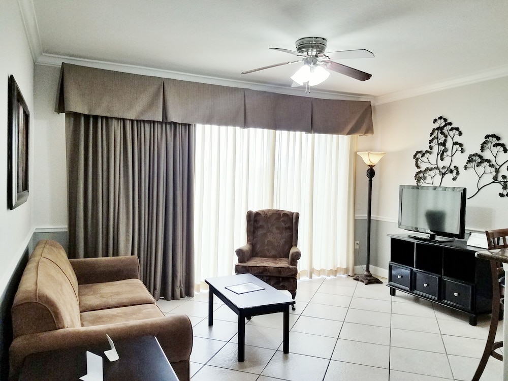 Parc Corniche Condominium Suites 23/62
