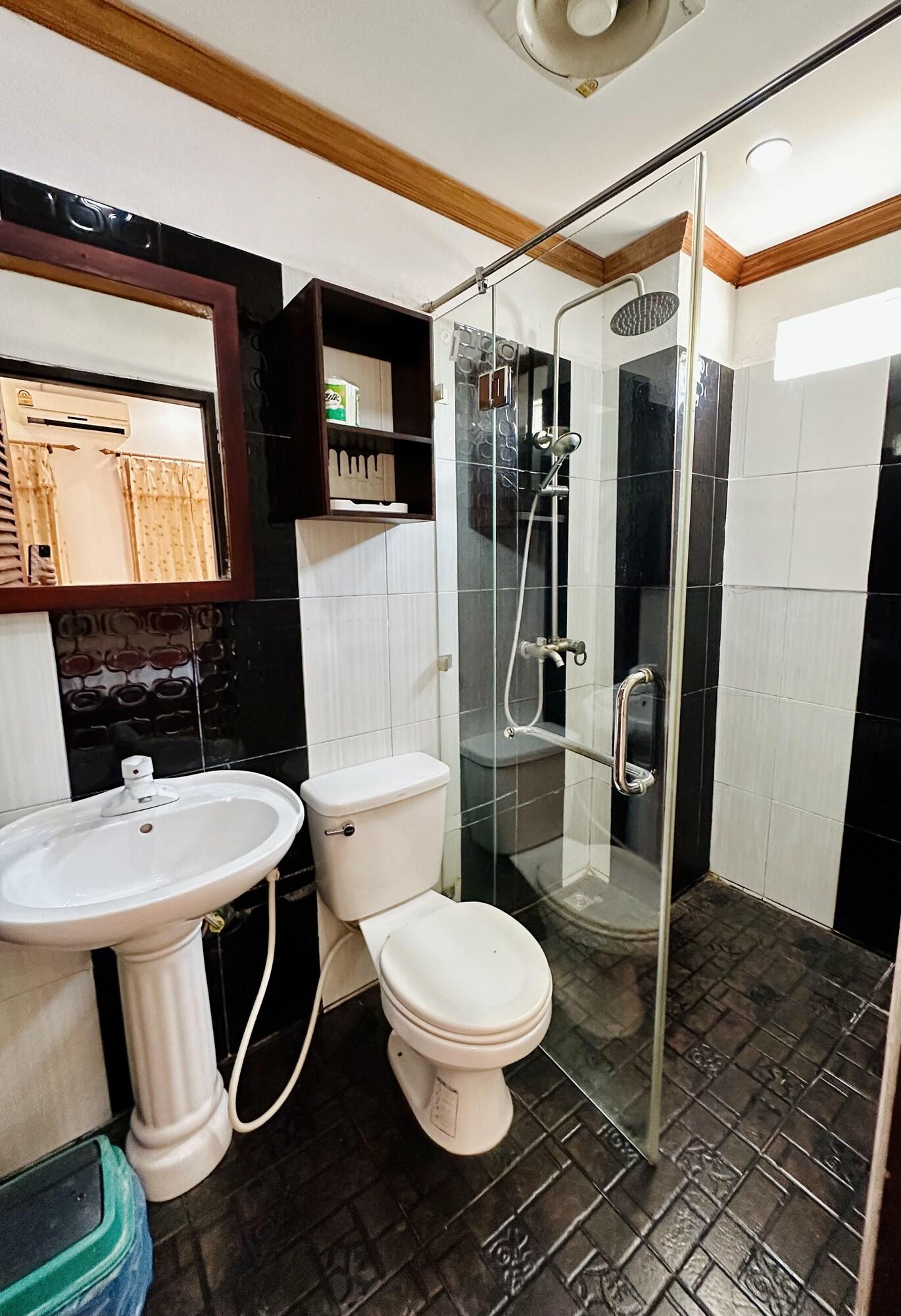 Singharat Guest House 51/51