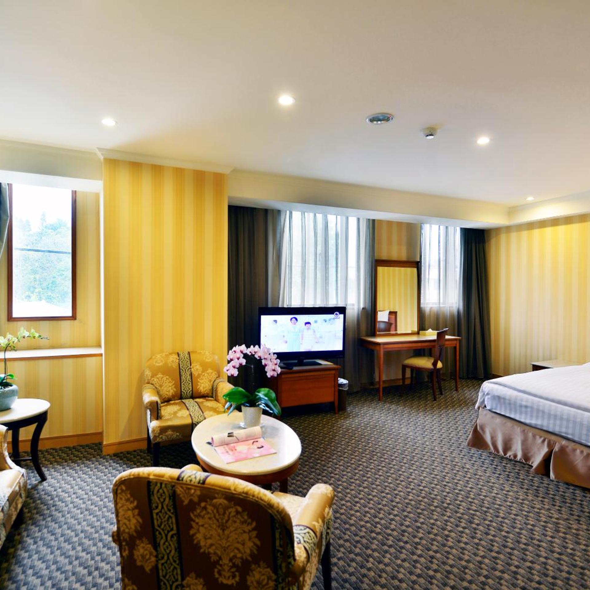 Apollo Hotel 33/83