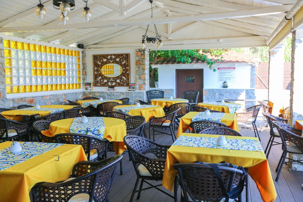 SKIATHOS ISLAND SUITES 40/50