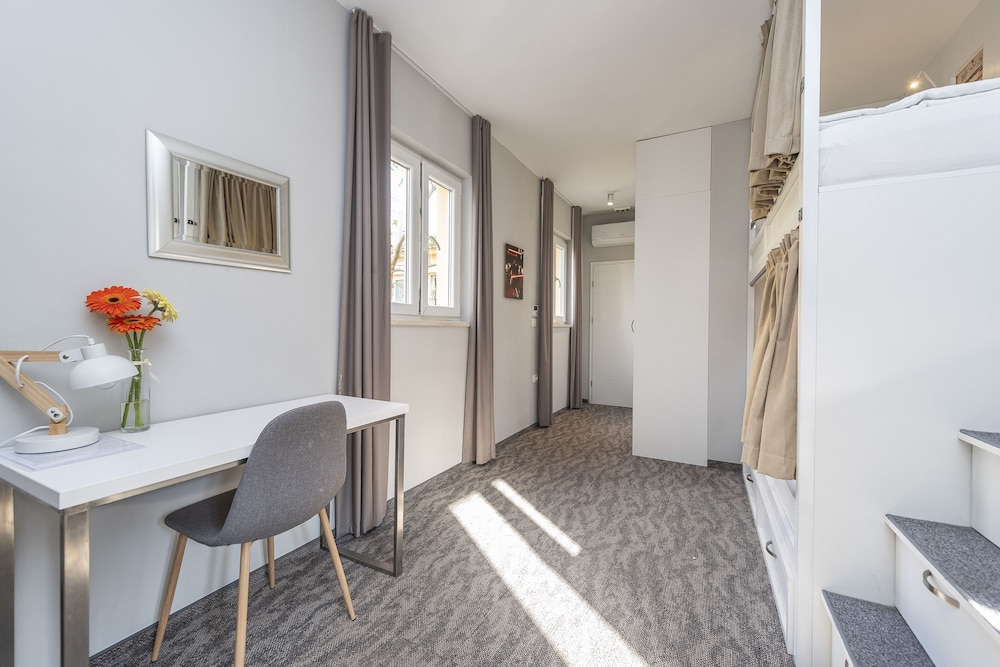Downtown Boutique Hostel 25/50