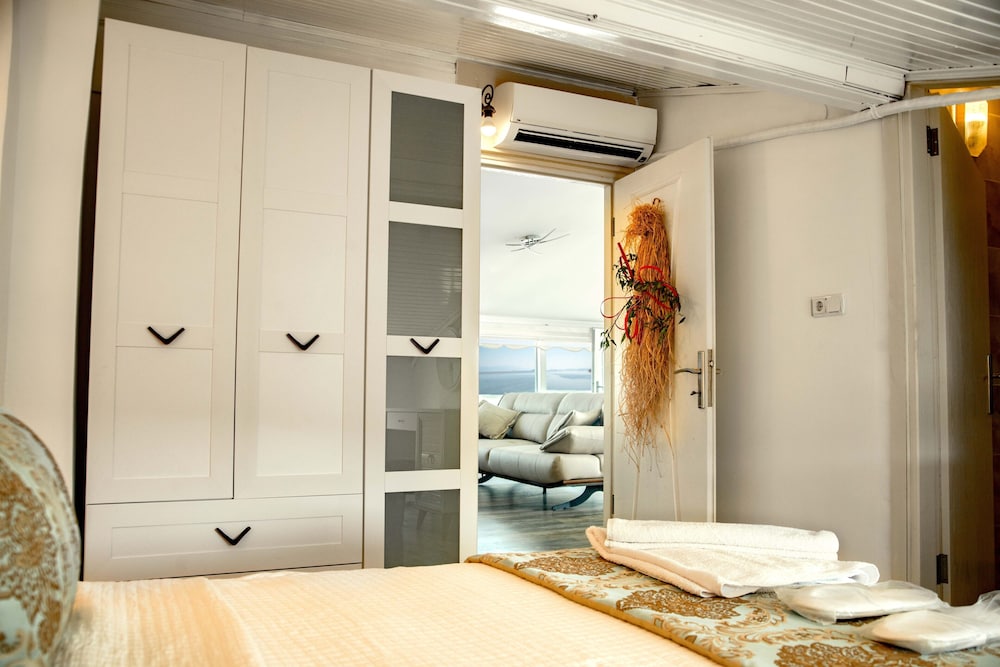 Cunda Aksac Otel 10/50