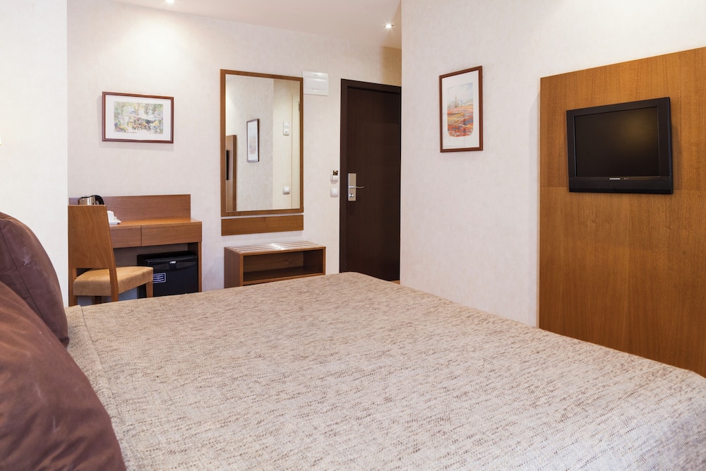 Don Paco Hotel 68/77