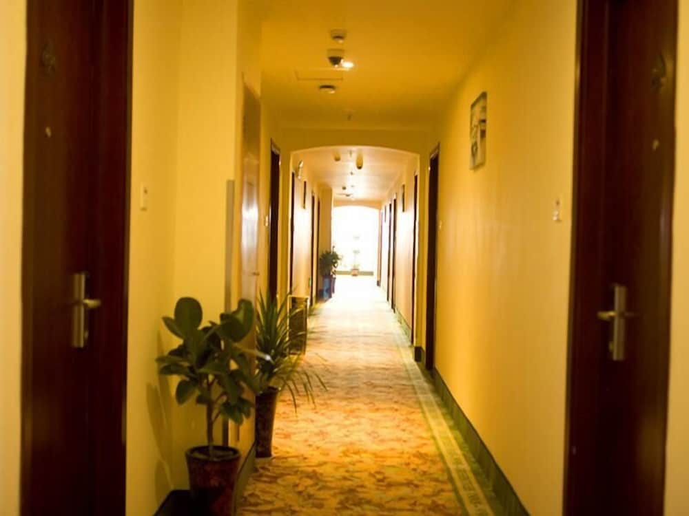Greentree Inn Suzhou Taiping Town High-Speed North Station Express Hotel 30/31