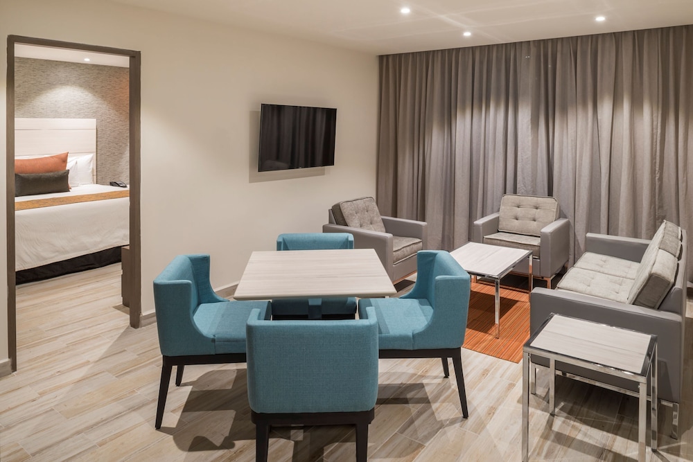 Real Inn Celaya 32/65