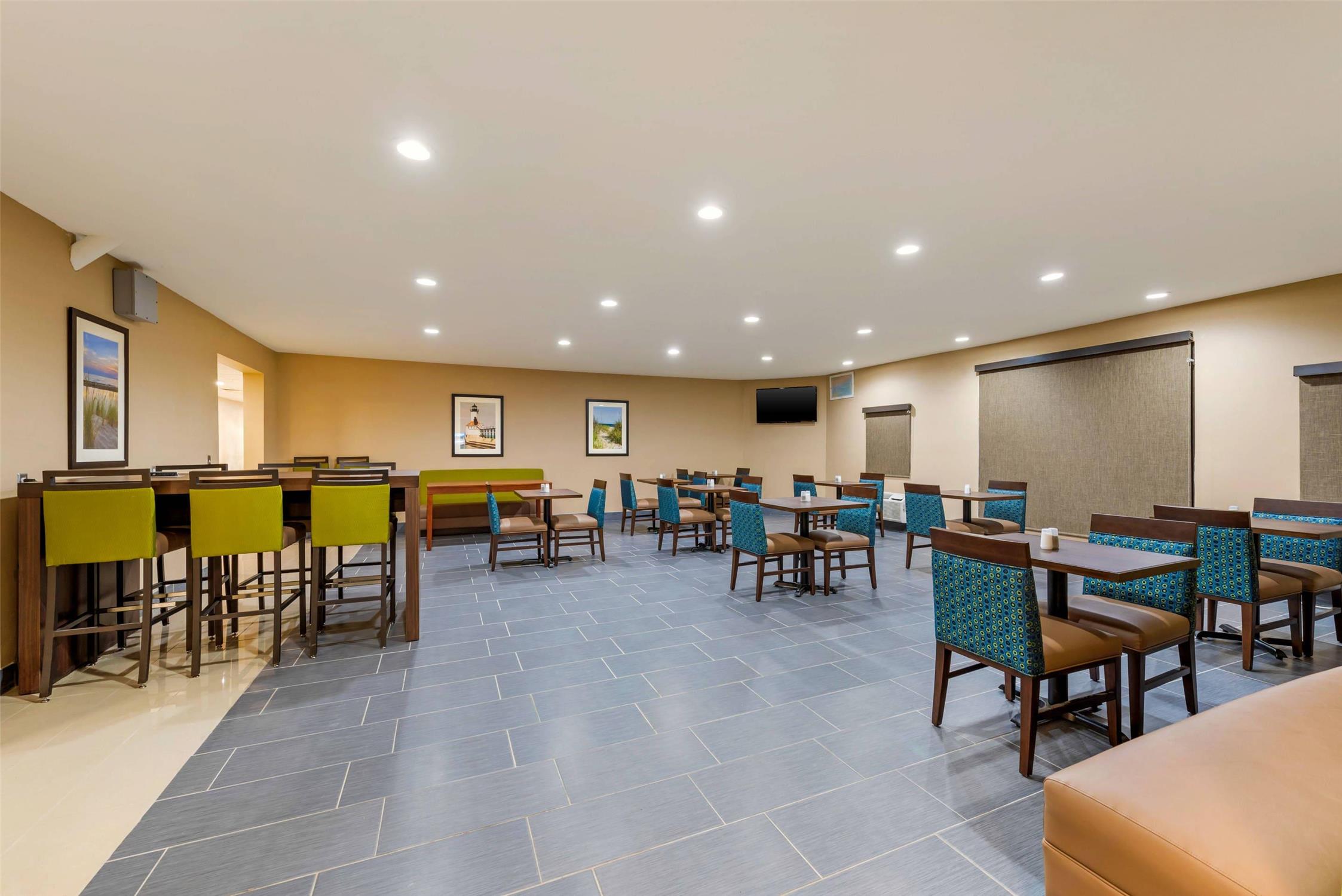 Comfort Inn & Suites Michigan City South 8/10