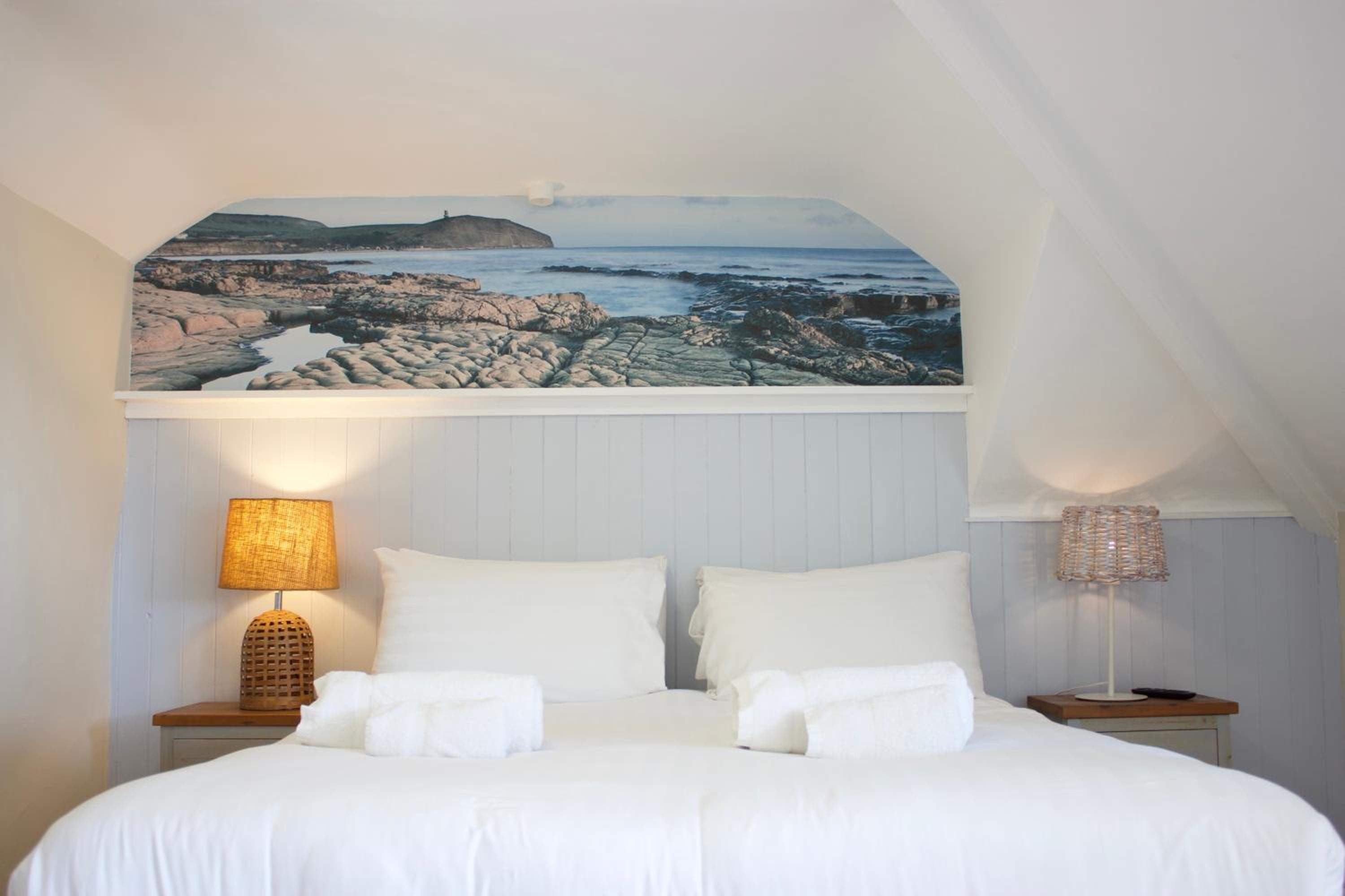 Durdle Door Hotel 6/26