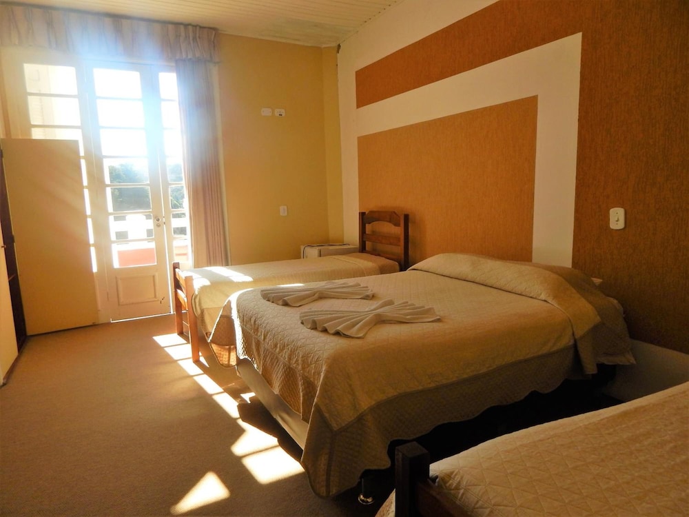 Hotel Platanus 8/48