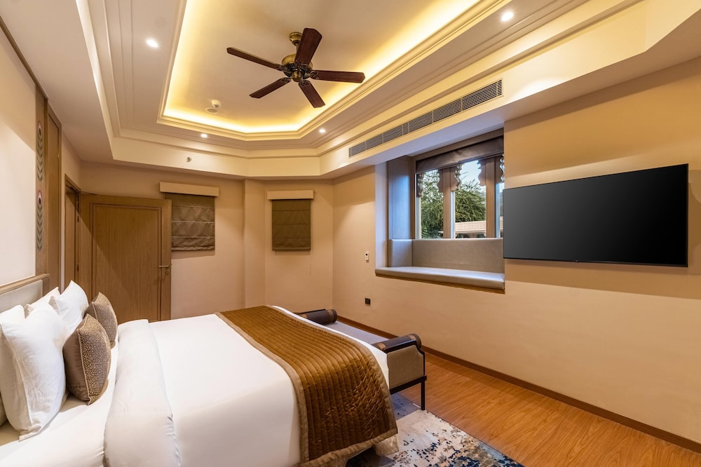 Wyndham Grand Udaipur Fateh Sagar Lake 26/66