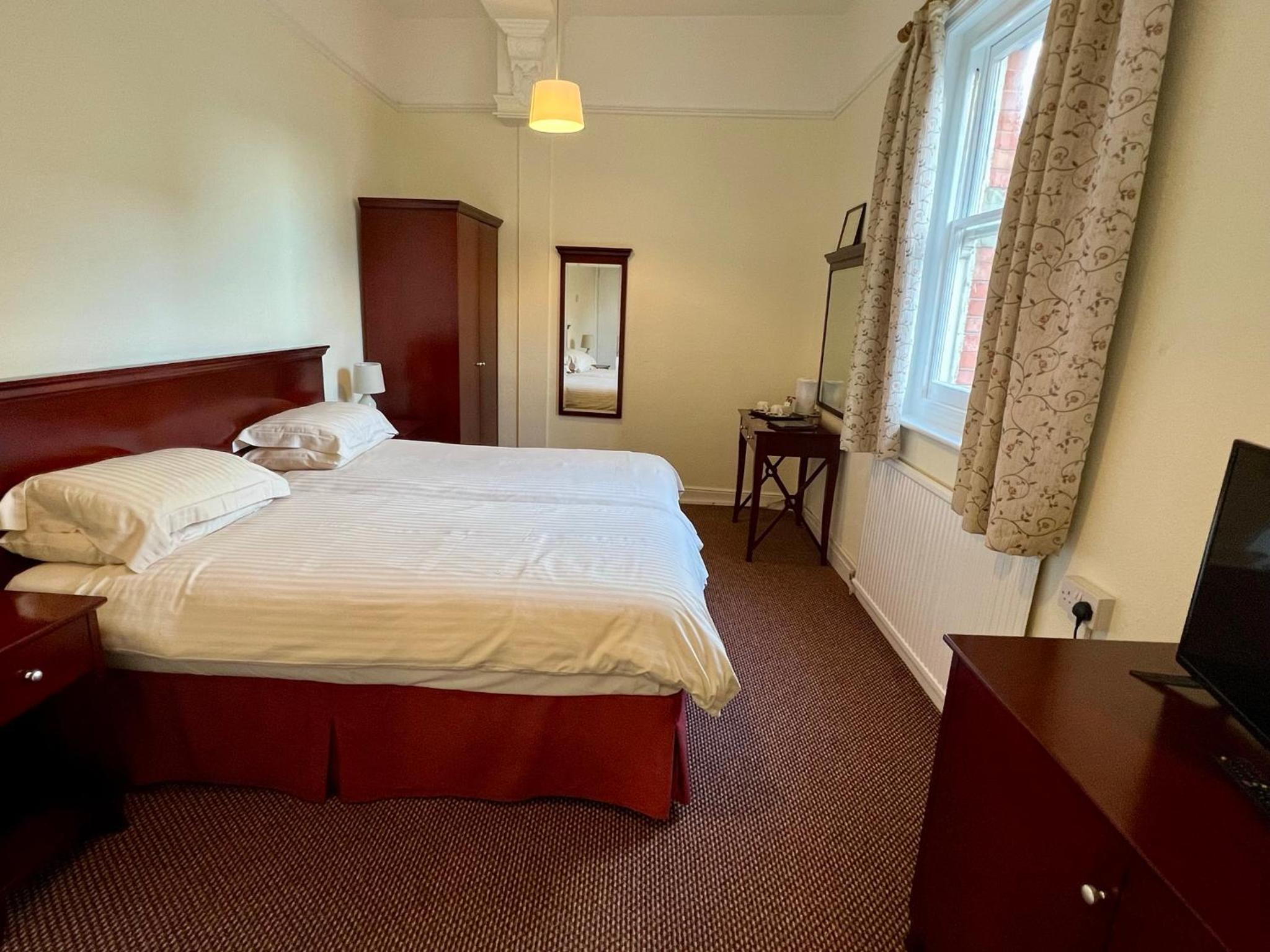 Calverts Hotel - Newport Isle of Wight 23/53