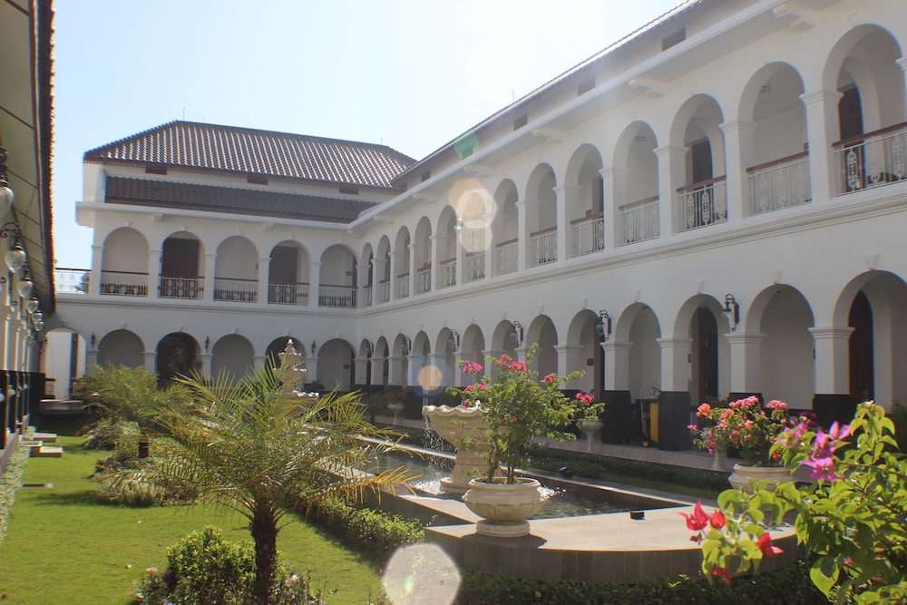 Daroessalam Hotel 41/49