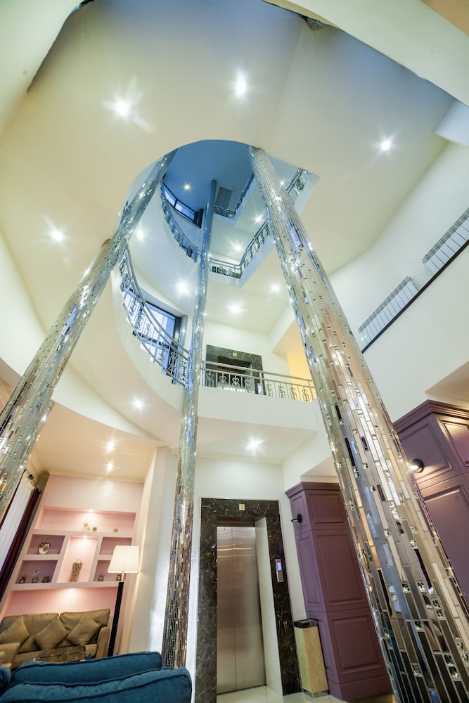 Absolute Hotel 1/31
