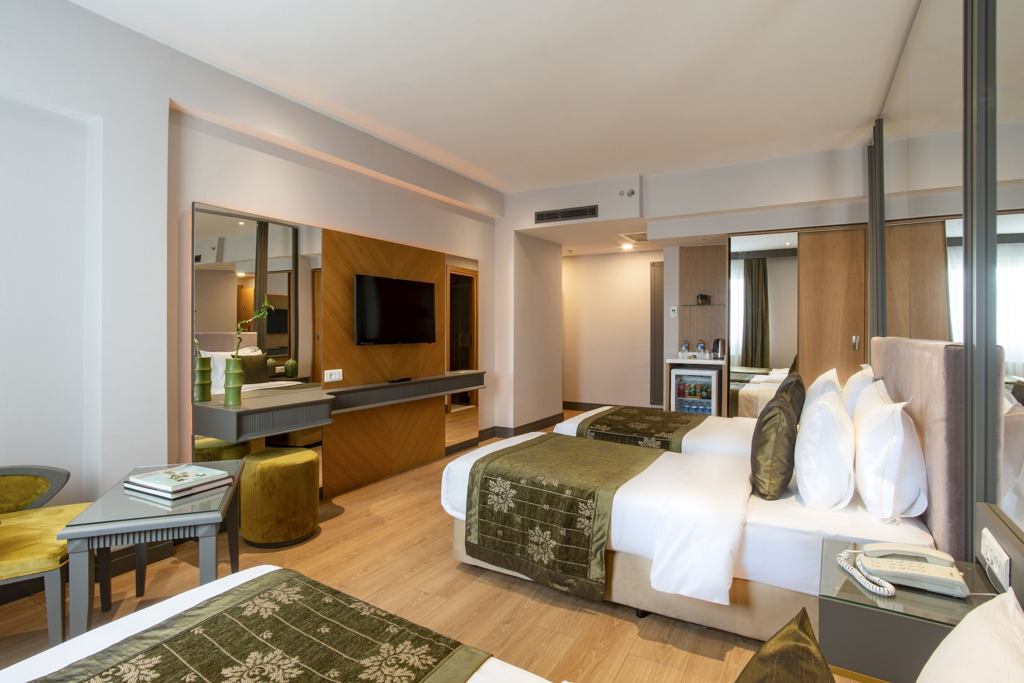 ROOM, TRIPLE