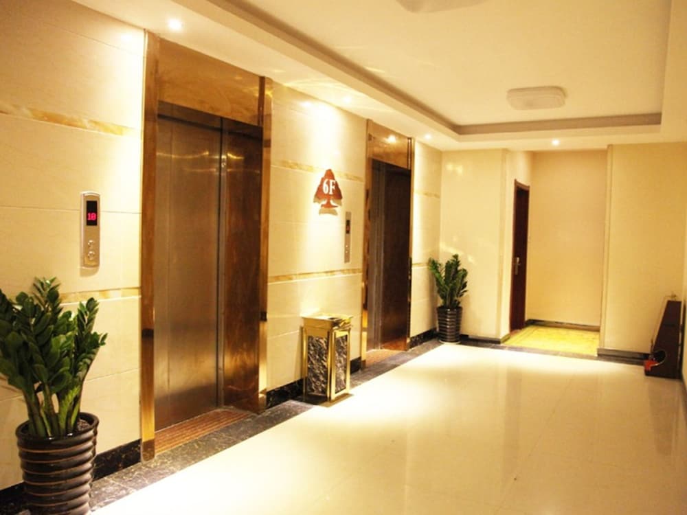 Greentree Inn Yulin Jincheng Commercial Building Shell Hotel in YULIN