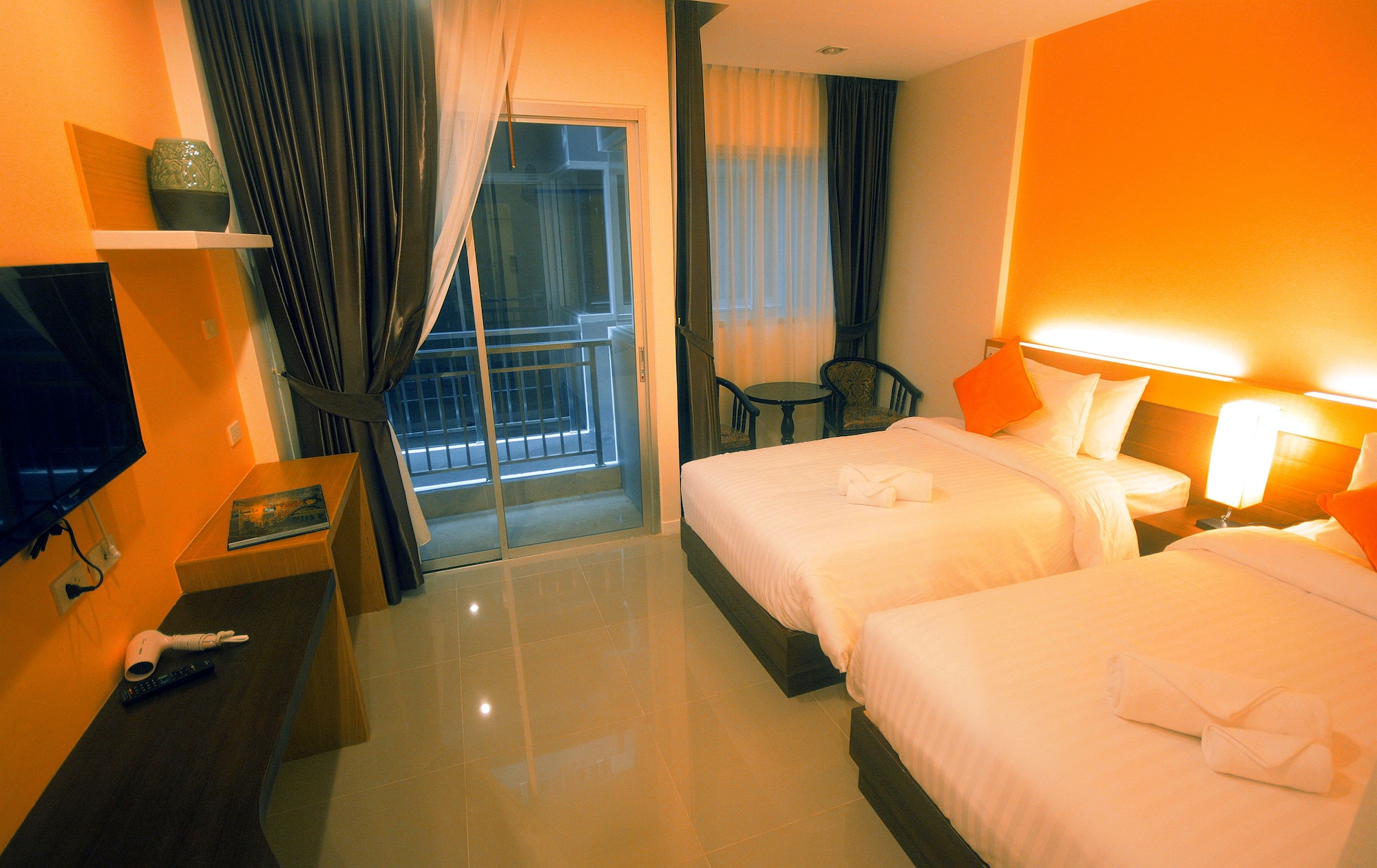 Standard, Twin Beds