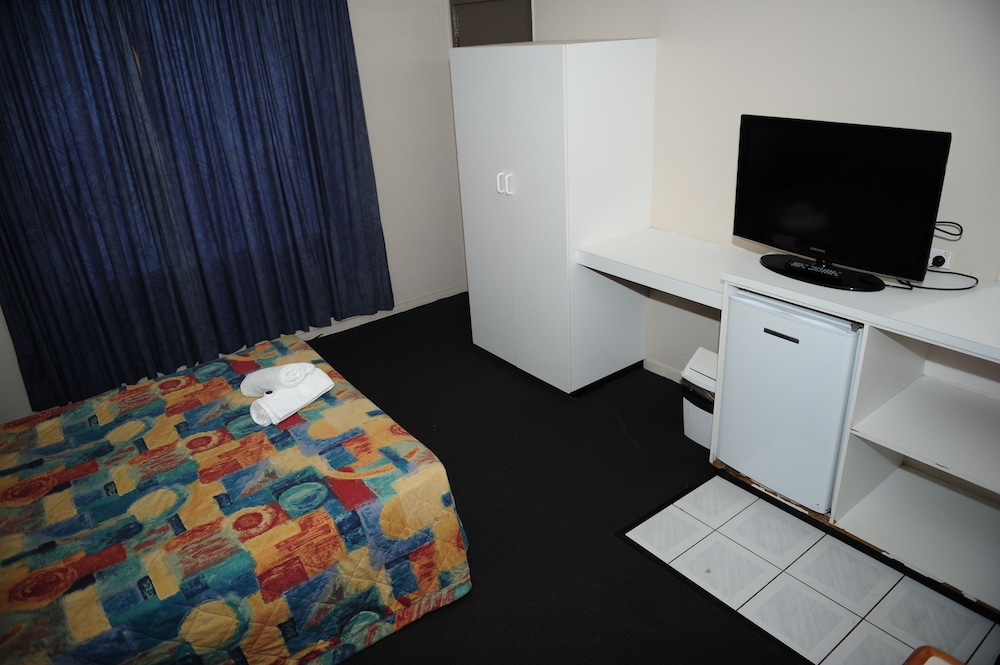 Allen Hotel 29/69
